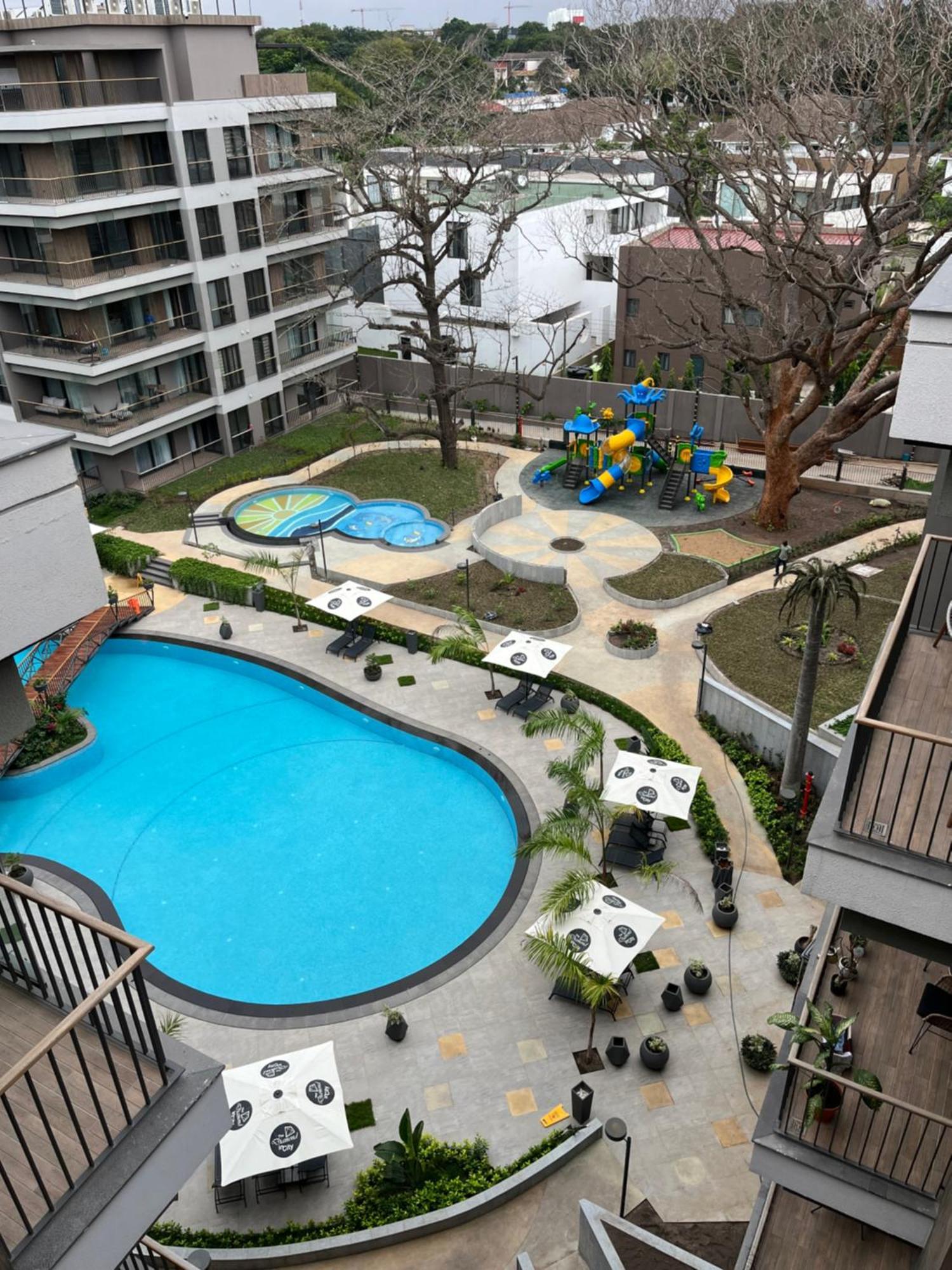 The Diamond In City Luxury Suites Acra Exterior foto