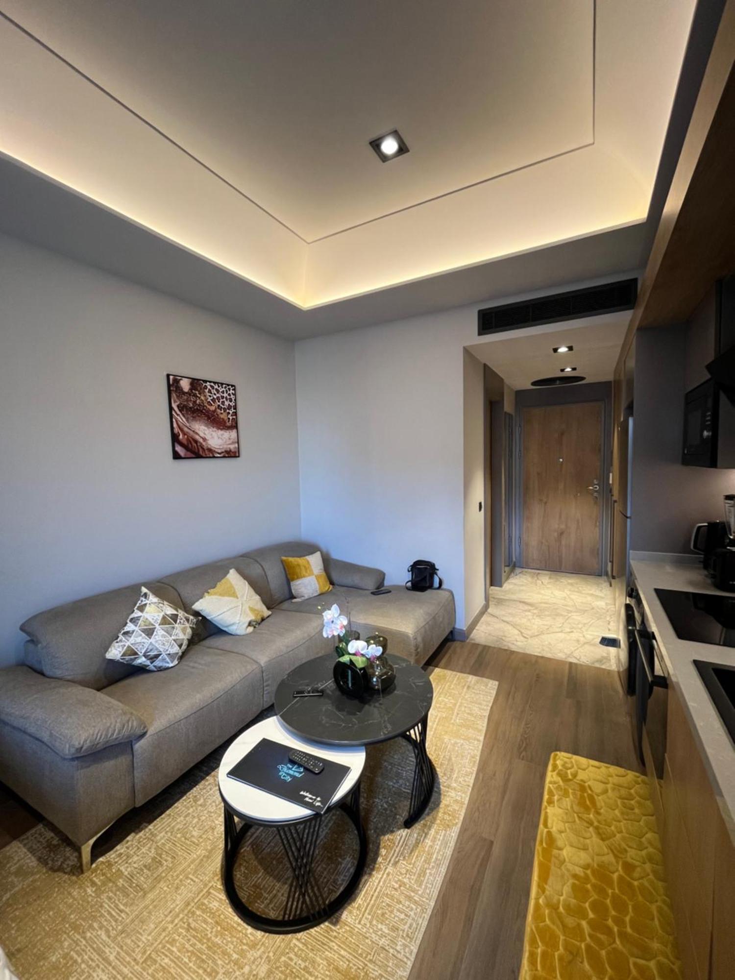 The Diamond In City Luxury Suites Acra Exterior foto