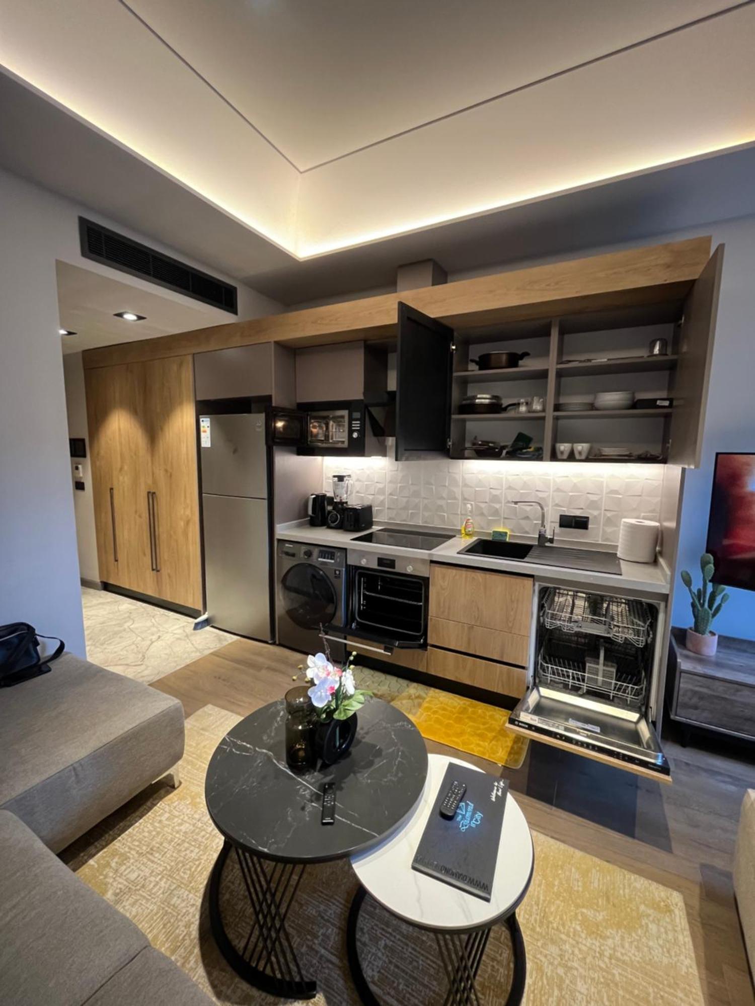 The Diamond In City Luxury Suites Acra Exterior foto
