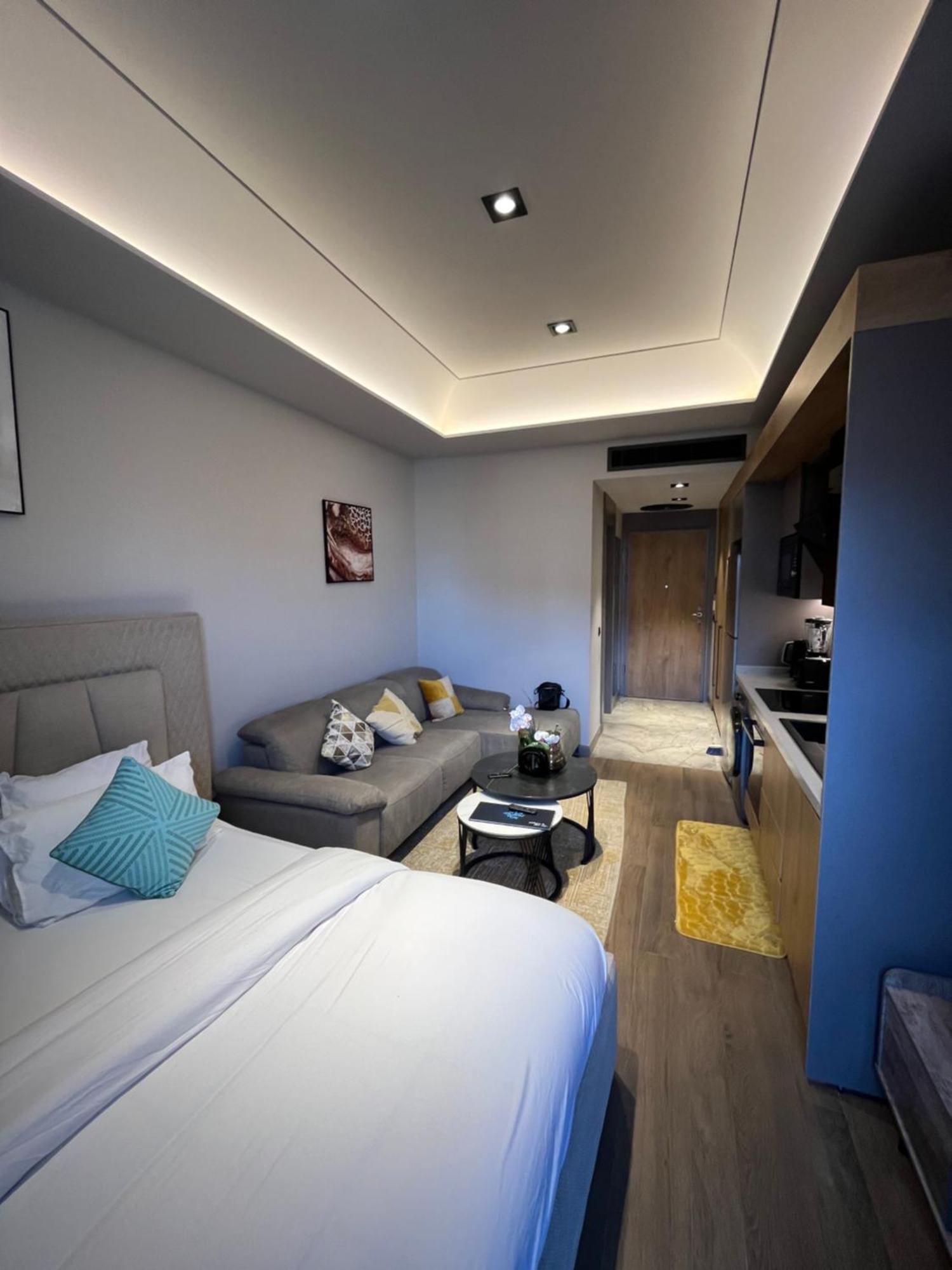The Diamond In City Luxury Suites Acra Exterior foto