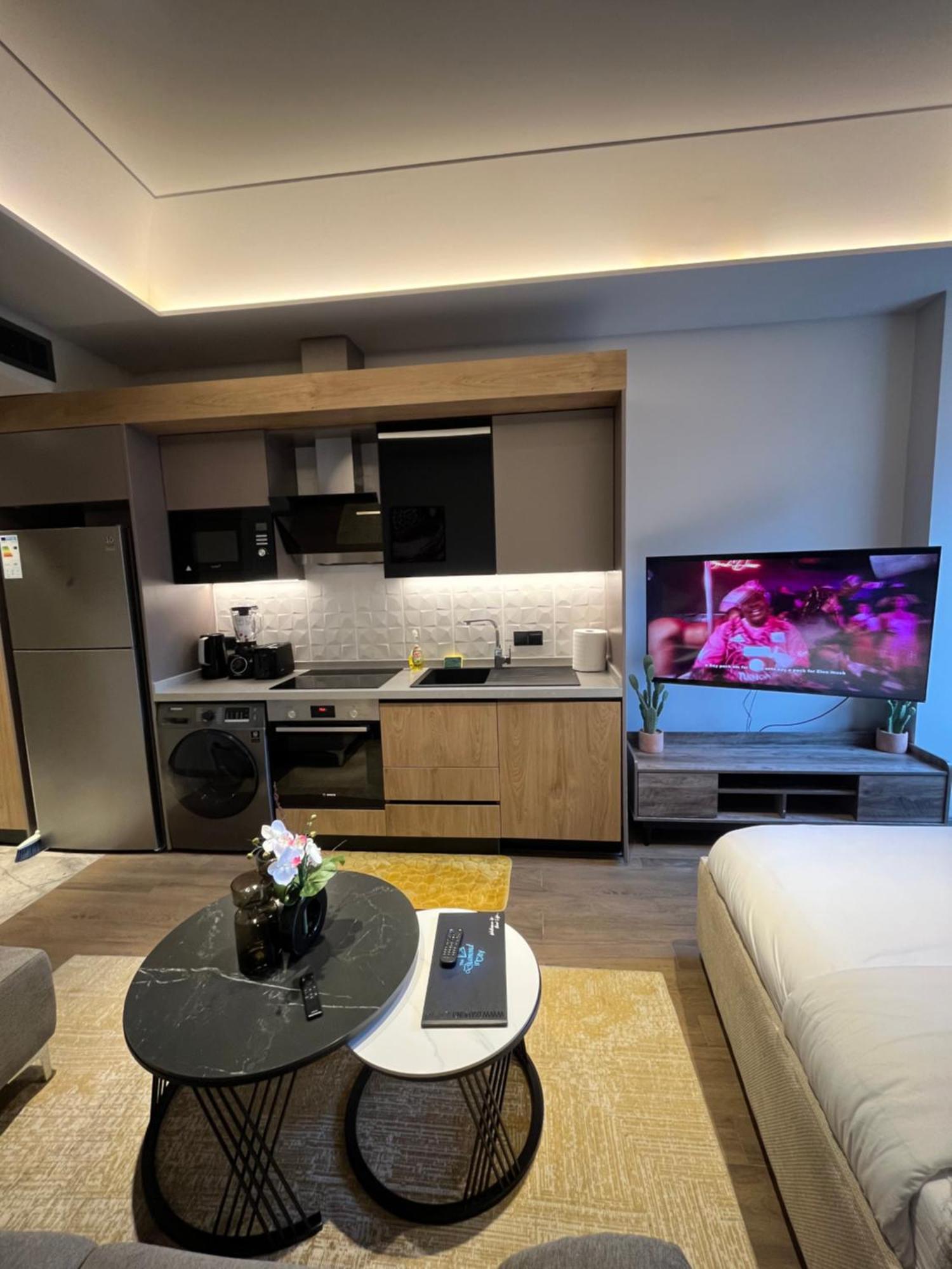 The Diamond In City Luxury Suites Acra Exterior foto