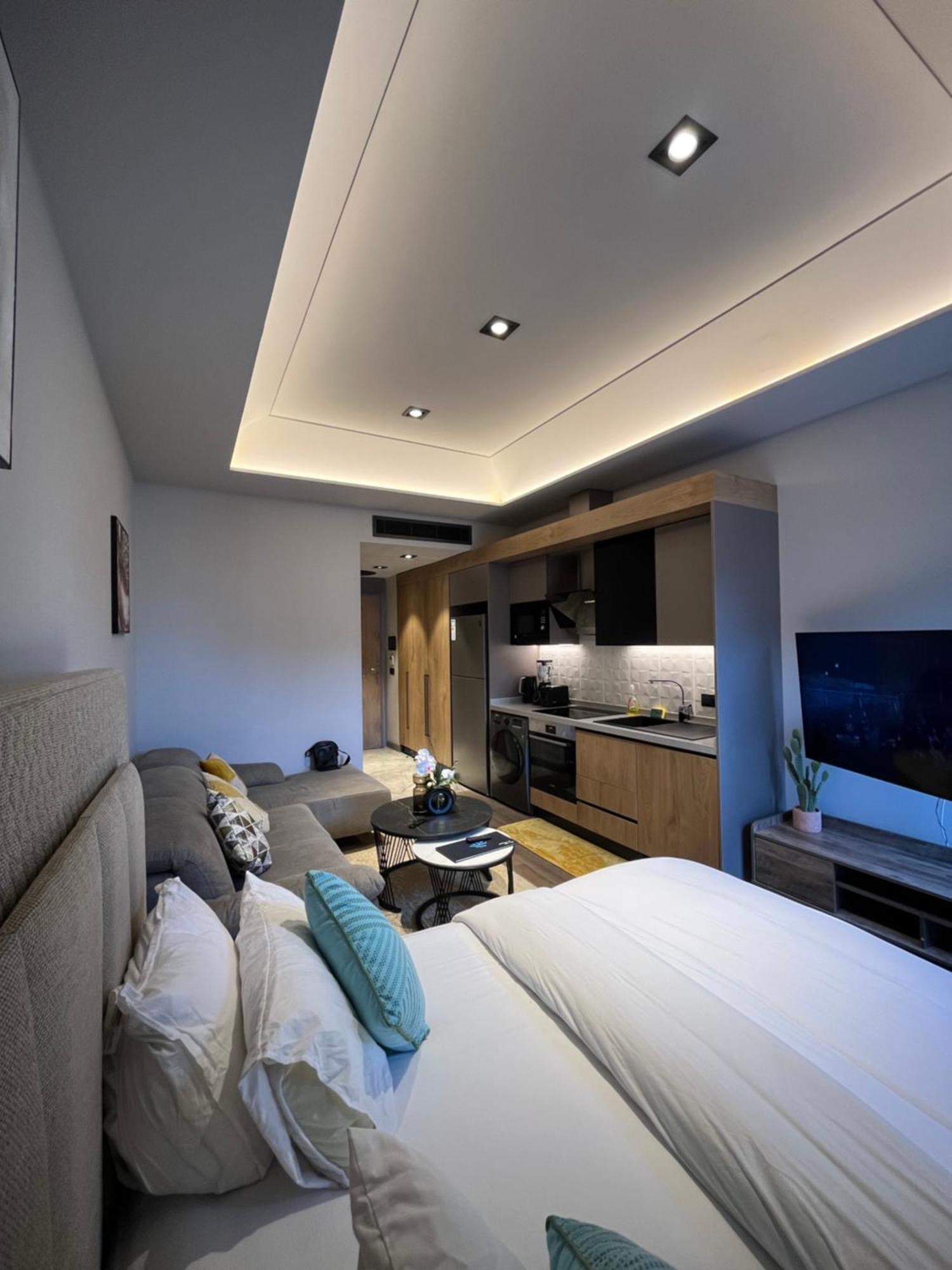 The Diamond In City Luxury Suites Acra Exterior foto