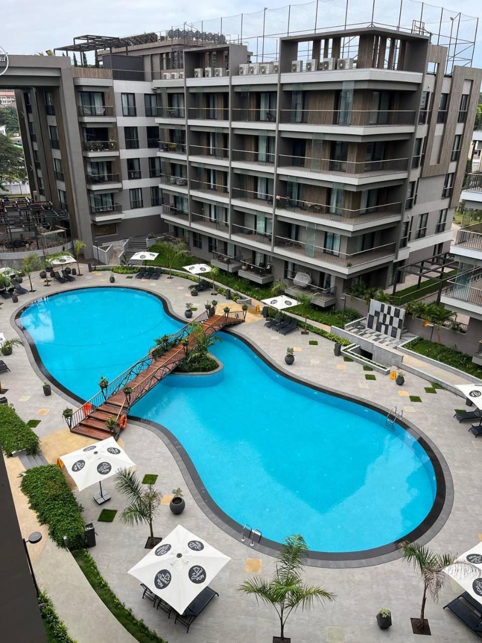 The Diamond In City Luxury Suites Acra Exterior foto